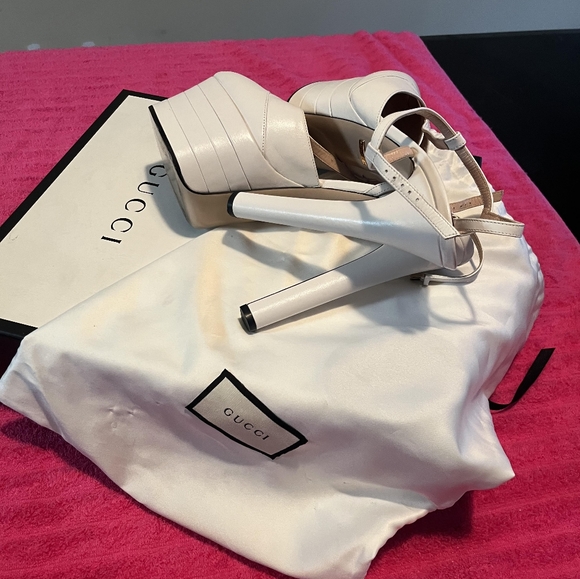 Gucci Angel Platforms Size 41 - Picture 5 of 7